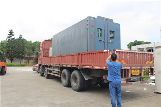 步入式恒溫恒濕試驗(yàn)室裝車(chē)完工