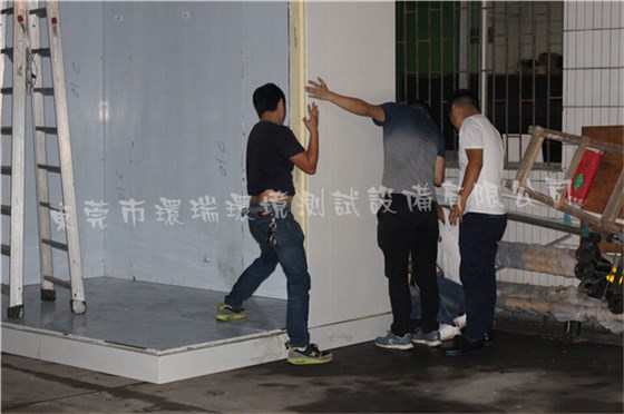 搭建一臺(tái)步入式恒溫房也是不容易的