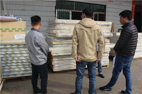 客戶現(xiàn)場看設備材料